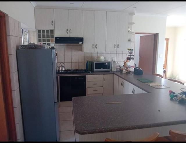 3 BEDROOM HOUSE FOR SALE IN STILBAAI-WES